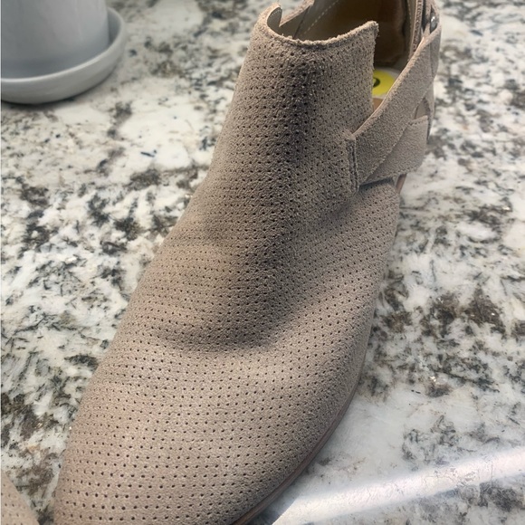 Booties - tan - Picture 2 of 6